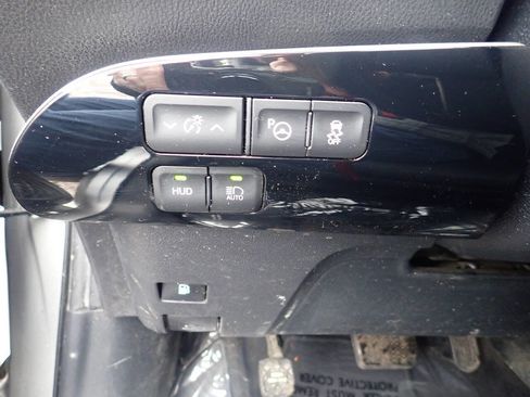 Used 2017 Toyota Prius Four Touring image 10