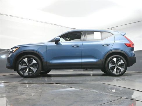 Certified 2024 Volvo XC40 B5 Plus w/ Protection Package Premier image 37