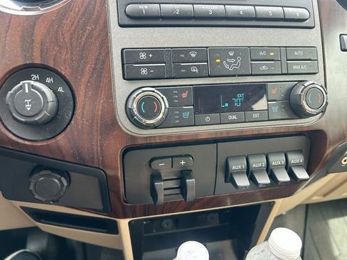 Used 2011 Ford F250 Lariat w/ Lariat Interior Pkg image 21