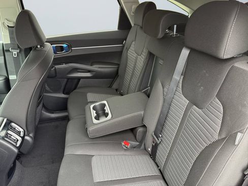 Certified 2026 Kia Sorento LX FWD image 13