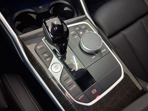 Used 2022 BMW 330e w/ Driving Assistance Package RWD image 17