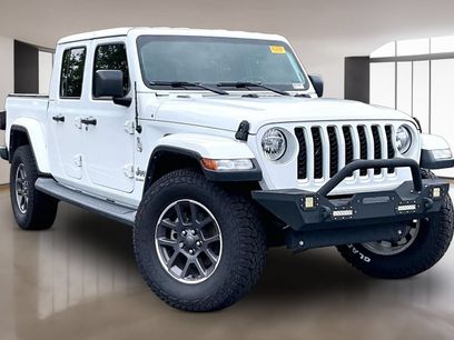 Used 2022 Jeep Gladiator Overland w/ Popular Equipment Package
