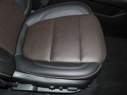 Certified 2023 Chevrolet Traverse High Country image 23