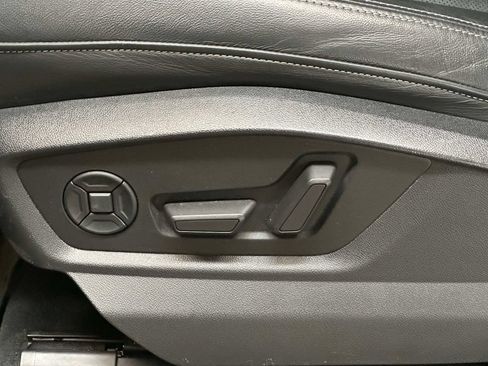 Used 2023 Audi Q8 Premium Plus w/ Premium Plus Package AWD/4WD image 11
