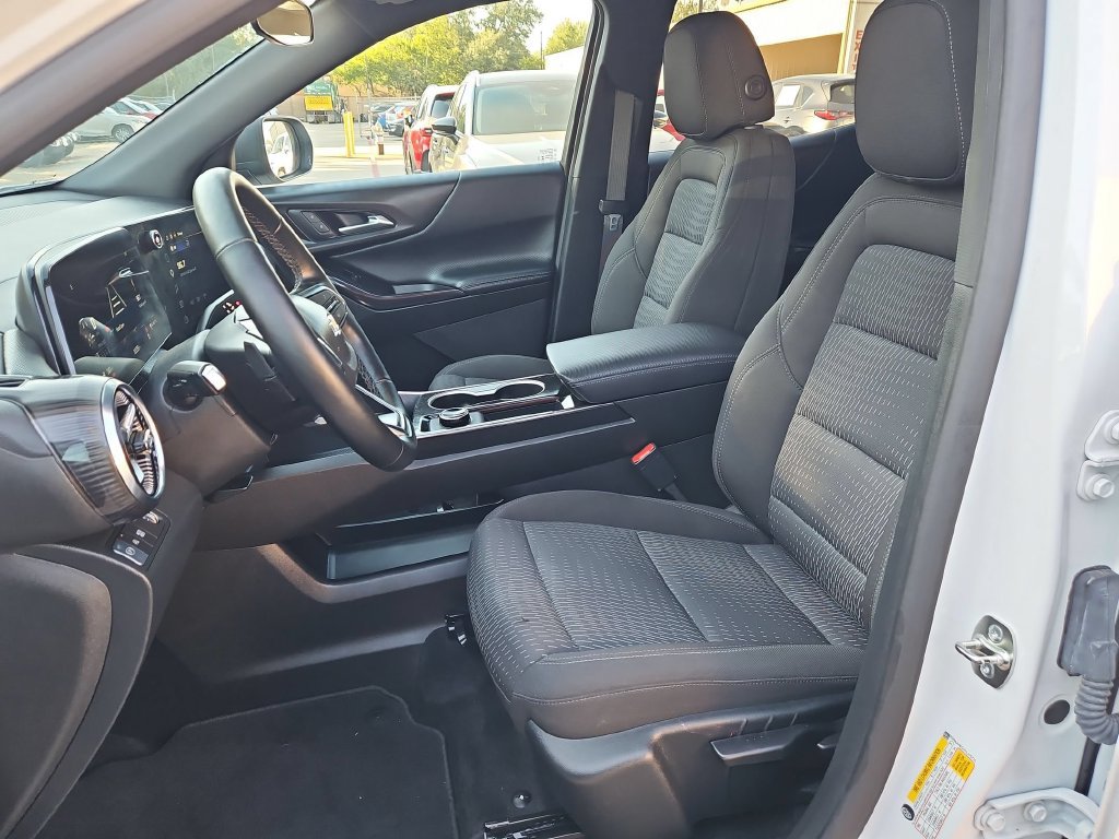 Used 2026 Chevrolet Equinox LT FWD image 25