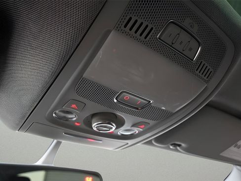 Used 2017 Audi Q5 2.0T Premium Plus w/ Technology Package AWD/4WD image 32