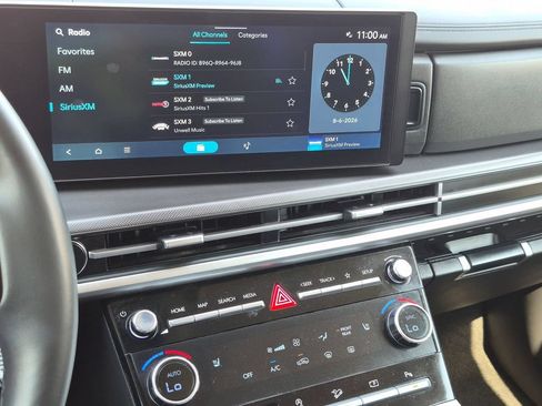 Used 2025 Hyundai Santa Fe SEL FWD image 18