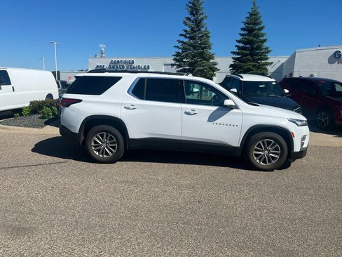 Used 2023 Chevrolet Traverse LT AWD/4WD image 2