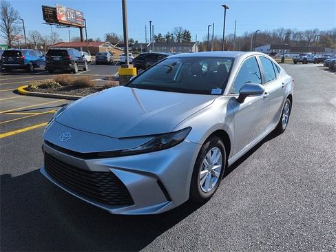 Certified 2025 Toyota Camry LE image 3