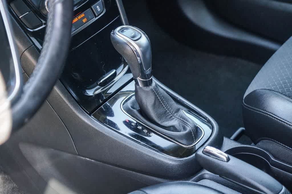 Used 2019 Buick Encore Sport Touring FWD image 18