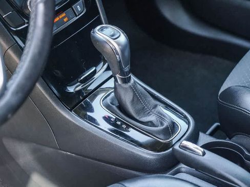 Used 2019 Buick Encore Sport Touring FWD image 18