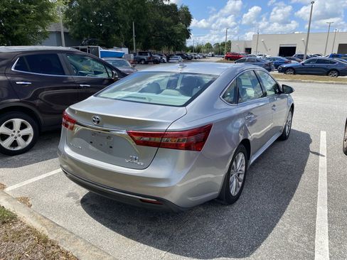 Used 2018 Toyota Avalon Limited FWD image 8