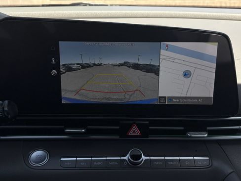 Used 2025 Hyundai Elantra SEL FWD image 19