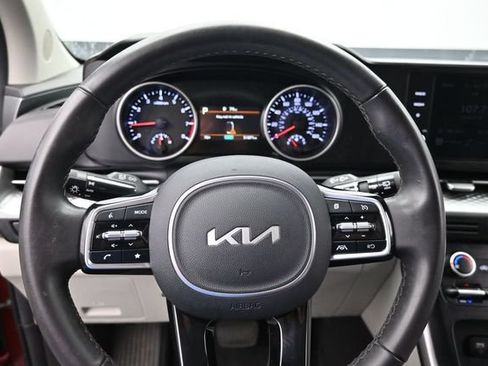 Used 2024 Kia Carnival LX FWD image 20