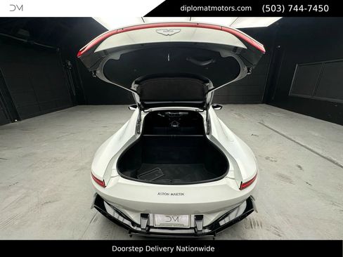 Used 2020 Aston Martin V8 Vantage Coupe image 39