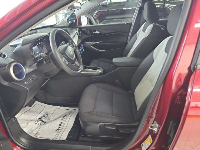 Certified 2024 Chevrolet Trax LS w/ LS Convenience Package FWD image 13