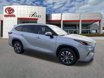 Used 2023 Toyota Highlander FWD