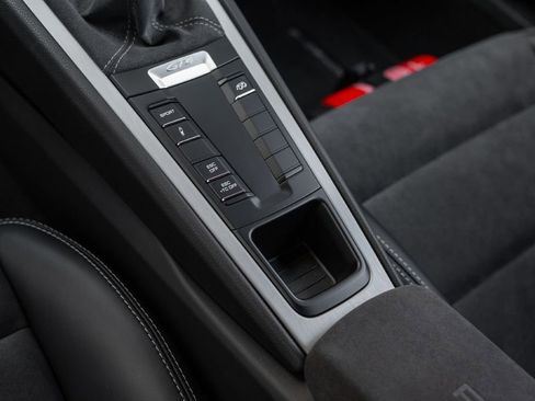 Used 2016 Porsche Cayman GT4 image 19