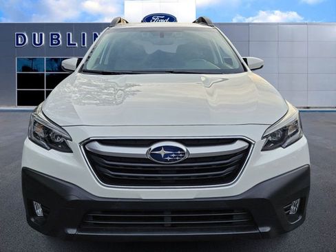 Used 2021 Subaru Outback Premium image 2