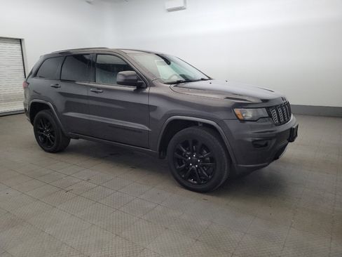 Used 2018 Jeep Grand Cherokee Altitude AWD/4WD image 11
