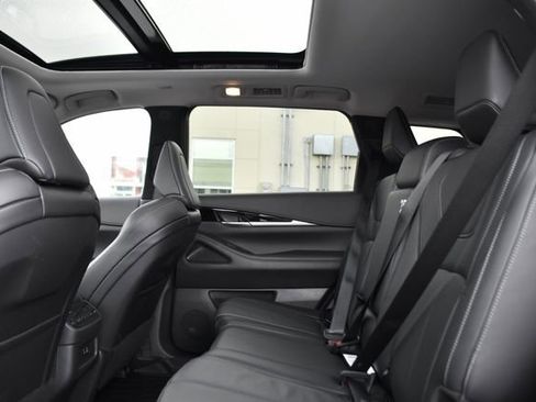 Used 2025 INFINITI QX60 Pure w/ Cargo Package image 24