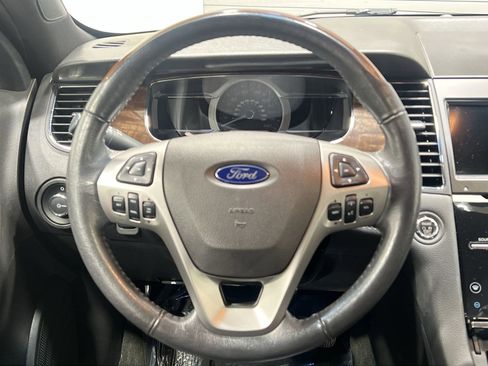 Used 2018 Ford Taurus Limited image 14