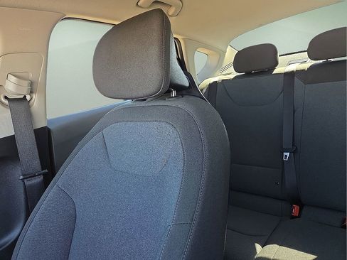 Used 2025 Kia K4 LXS image 27