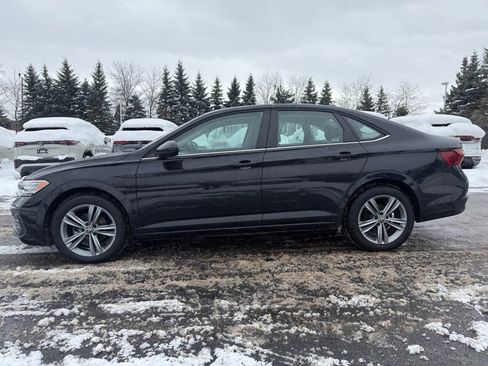 Used 2024 Volkswagen Jetta SE image 7