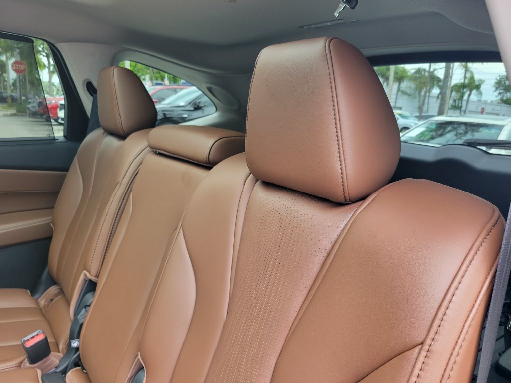 Used 2025 Acura MDX w/ Technology Package FWD image 13