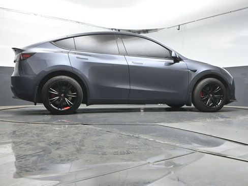 Used 2023 Tesla Model Y Long Range AWD/4WD image 32