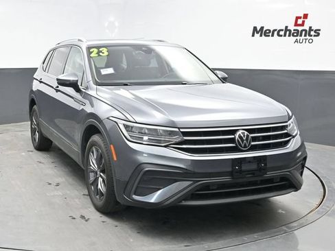 Used 2023 Volkswagen Tiguan SE AWD/4WD image 1