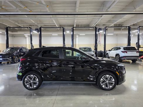 Certified 2023 Hyundai Kona SE w/ Cargo Package image 8