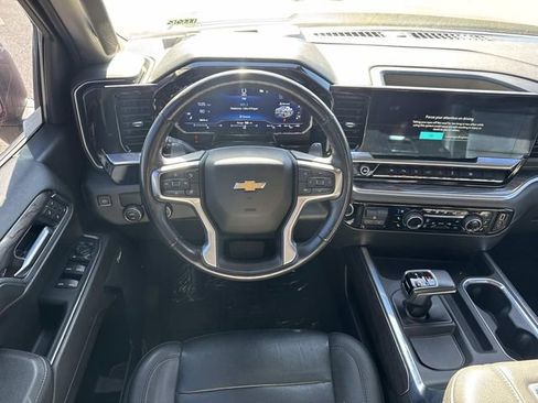 Used 2022 Chevrolet Silverado 1500 LTZ image 10