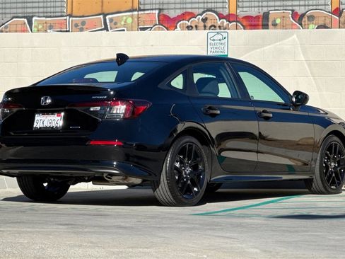 Certified 2025 Honda Civic Sport image 8