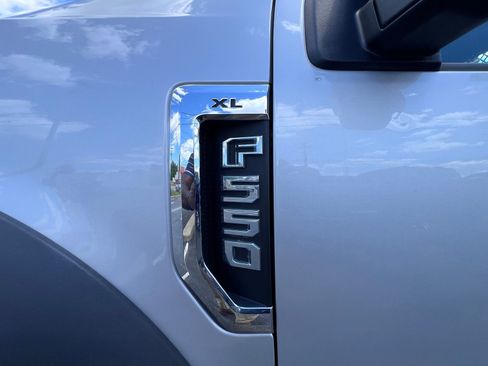 Used 2017 Ford F550 4x4 Regular Cab Super Duty image 10