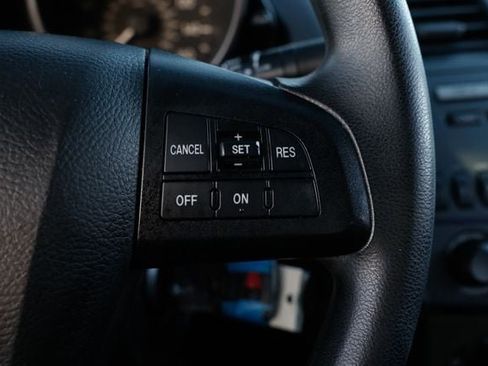 Used 2011 MAZDA MAZDA3 i Touring image 31