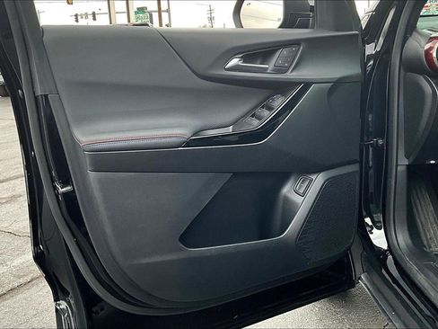 Used 2025 Chevrolet Equinox RS w/ Safety and Technology Package image 24