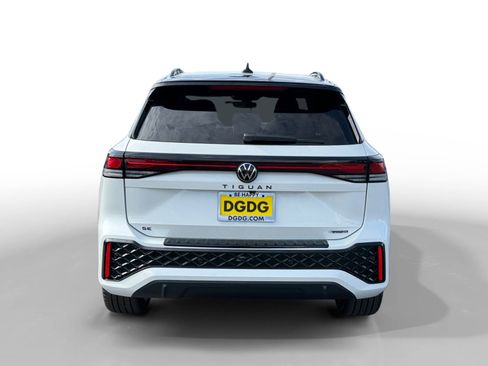 New 2026 Volkswagen Tiguan SE R-Line AWD/4WD image 4