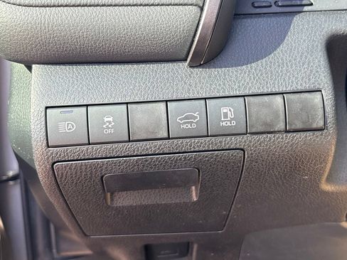 Used 2021 Toyota Camry SE w/ Convenience Package FWD image 14