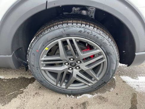 New 2026 Ford Explorer ST-Line w/ ST-Line Street Pack AWD/4WD image 45