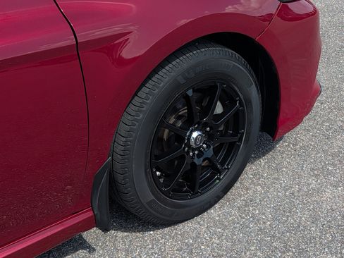 Used 2018 Toyota Camry XSE FWD image 12