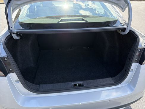 Used 2021 Nissan Versa SV image 18