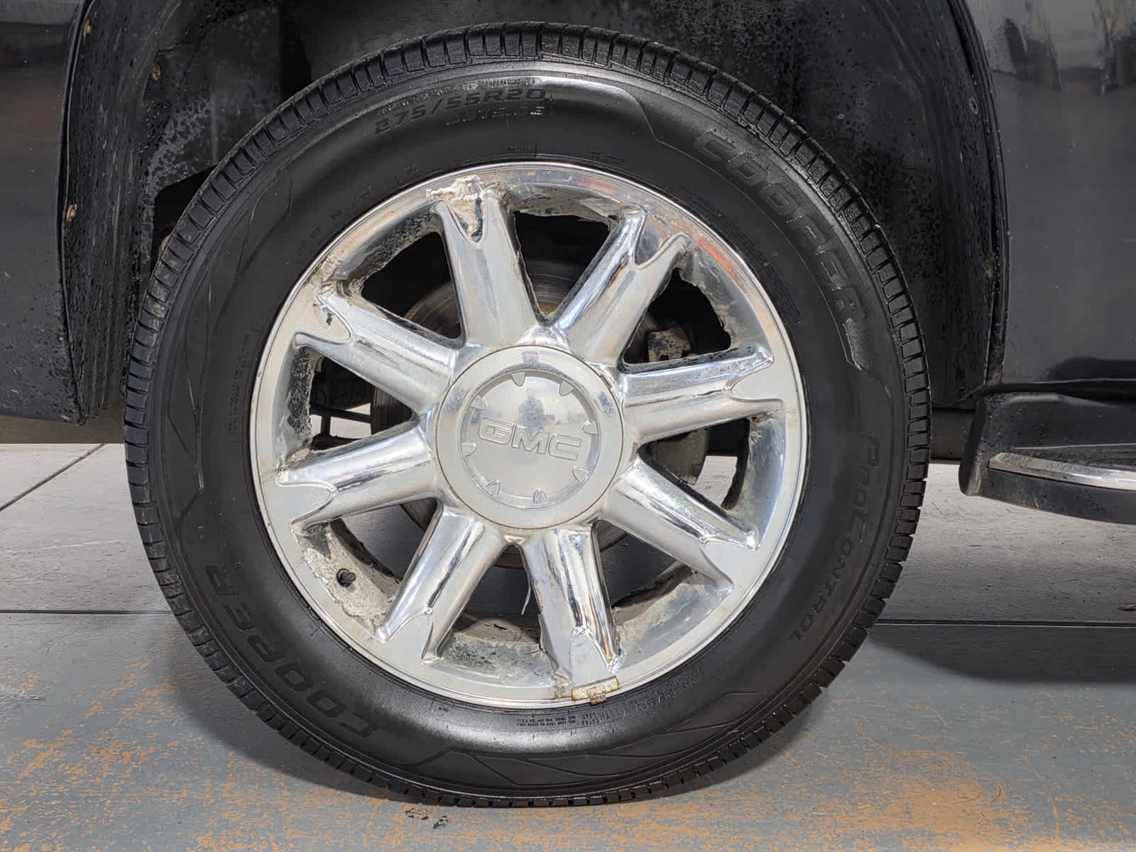 Used 2012 GMC Yukon Denali AWD/4WD image 9