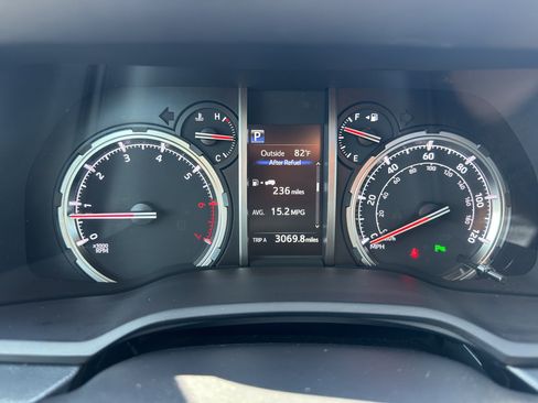 Used 2024 Toyota 4Runner Limited AWD/4WD image 14