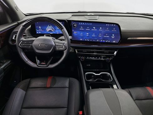 Used 2025 Chevrolet Traverse RS image 25