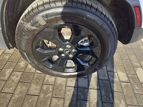 Used 2023 Land Rover Defender 110 S image 6