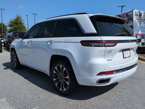 Used 2022 Jeep Grand Cherokee Overland AWD/4WD image 6