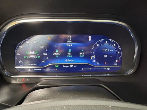 Used 2024 Chevrolet Suburban High Country RWD image 11