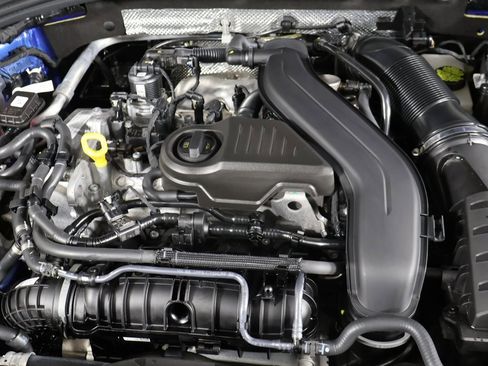 Used 2024 Volkswagen Jetta SE w/ Panoramic Sunroof Package image 15