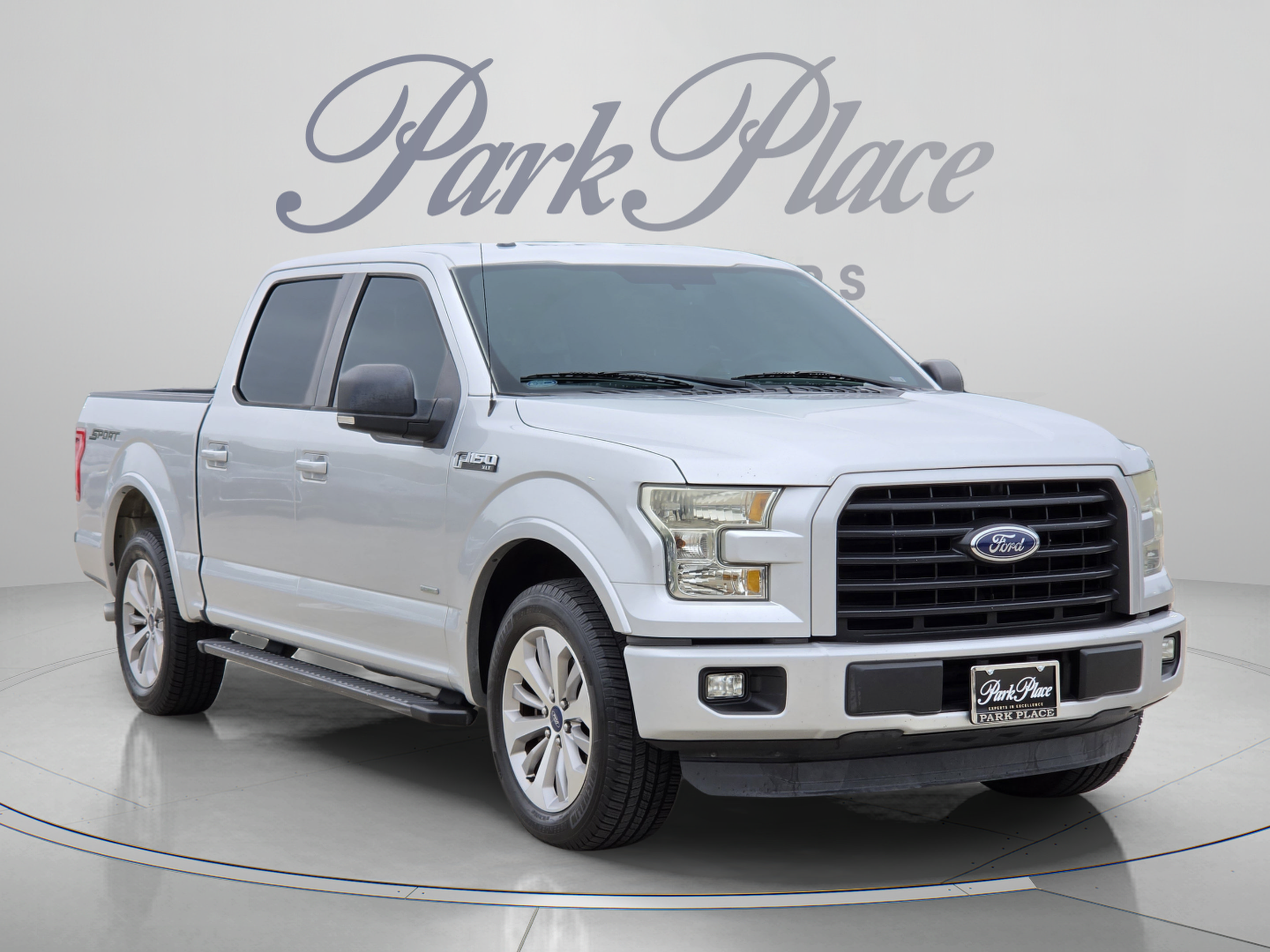 Used 2015 Ford F150 XLT w/ Equipment Group 302A Luxury RWD image 4